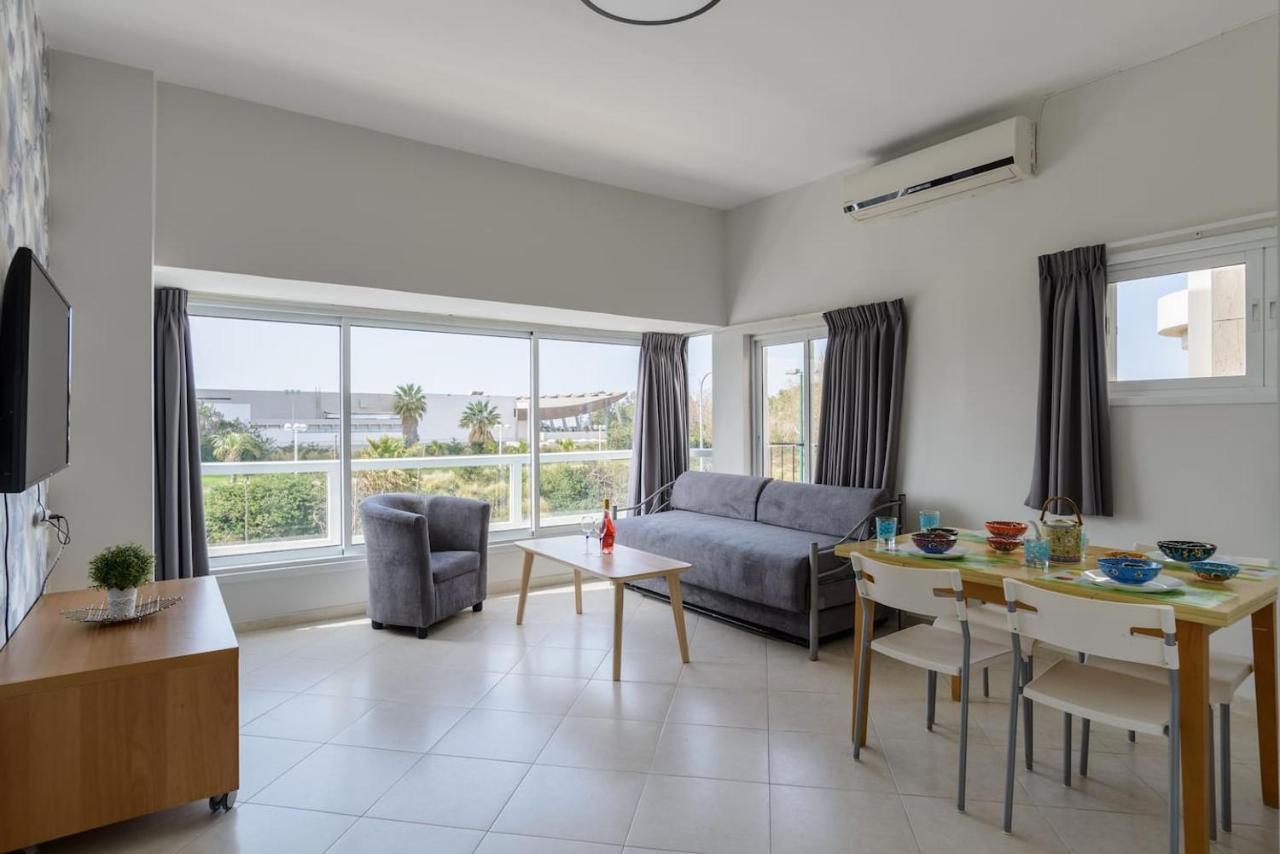 Sea Suites Тель-Авив Экстерьер фото